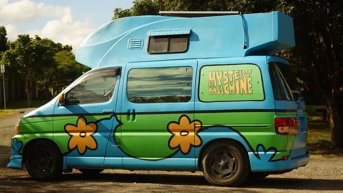 4wd hire Mystery Machine Hi-top 2